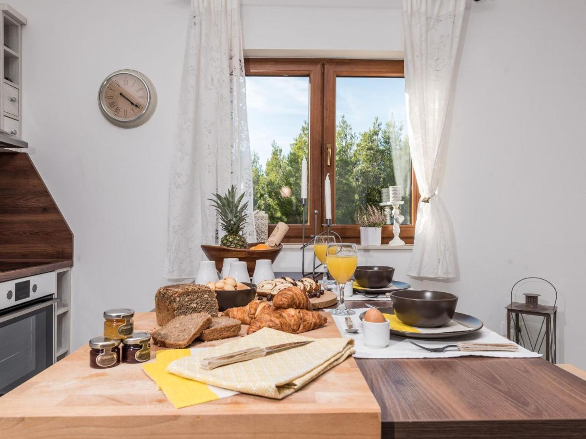 Holiday Home Velebit Rovanjska Buitenkant foto