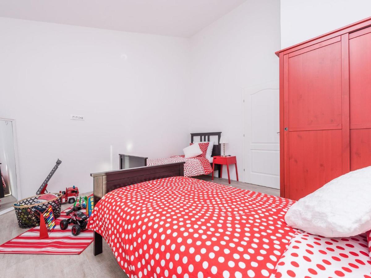 Holiday Home Velebit Rovanjska Buitenkant foto