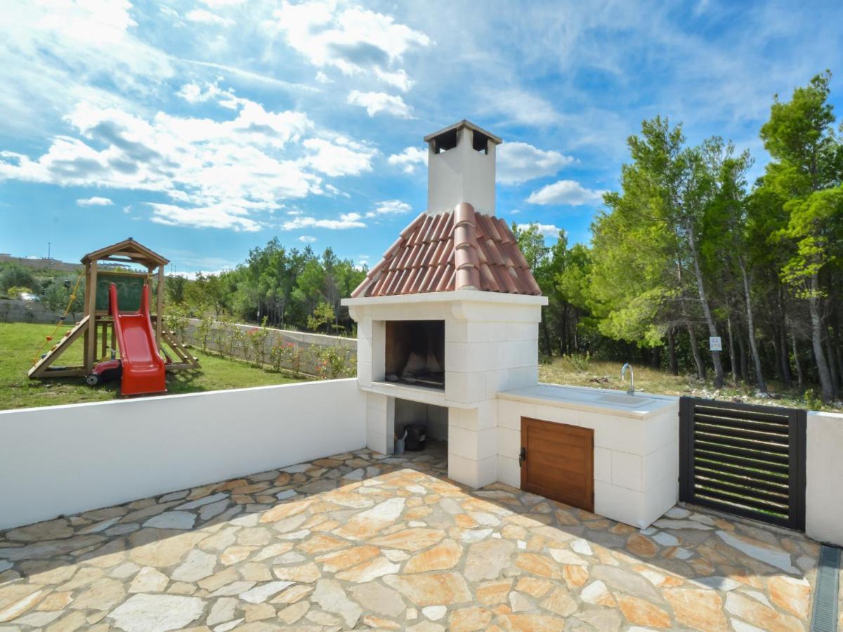 Holiday Home Velebit Rovanjska Buitenkant foto