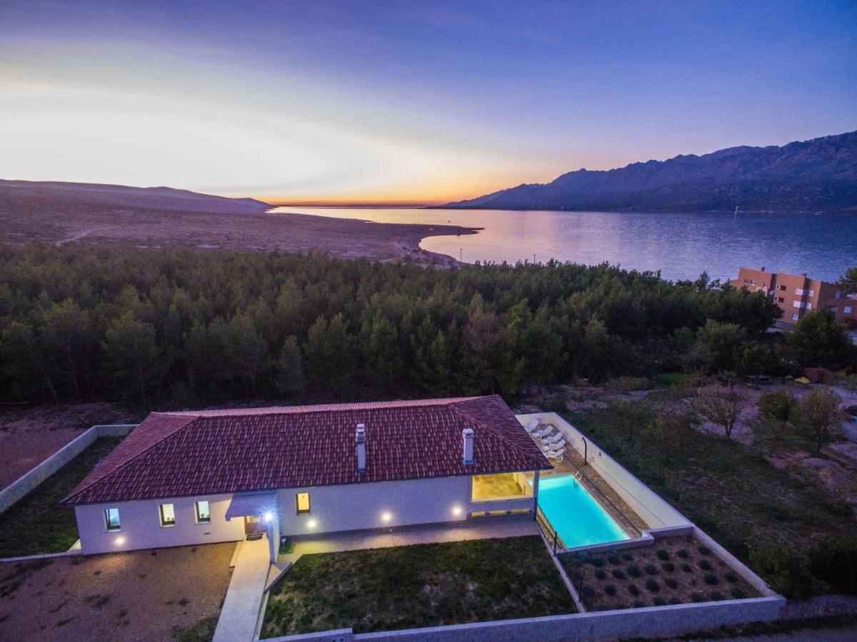 Holiday Home Velebit Rovanjska Buitenkant foto